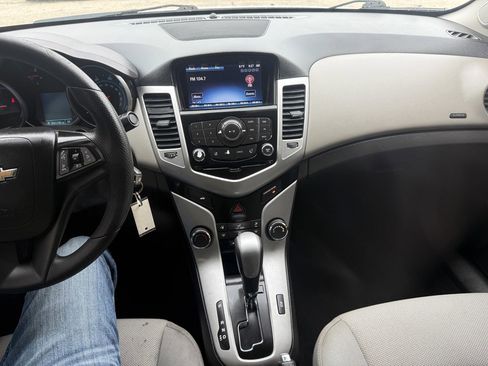 Used 2015 Chevrolet Cruze LT FWD image 18