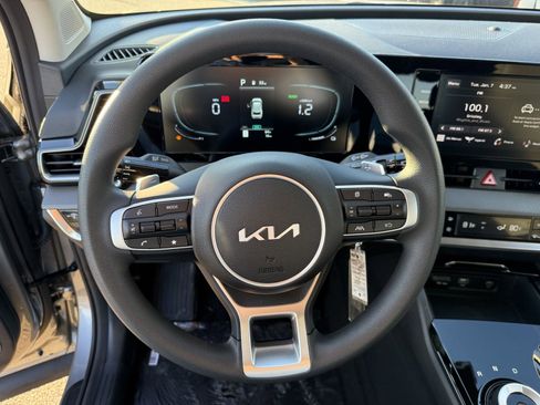 New 2025 Kia Sportage LX image 7