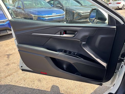 Used 2025 Toyota Camry LE FWD image 18