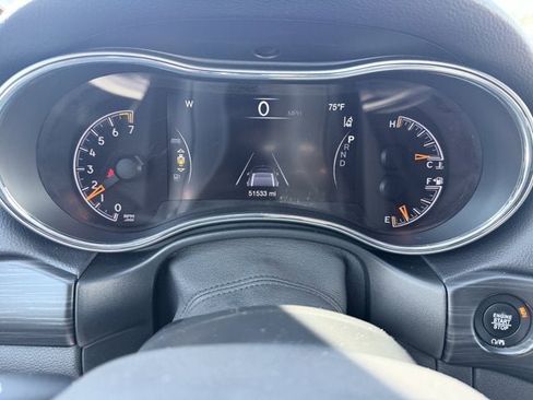 Used 2021 Jeep Grand Cherokee Laredo image 10