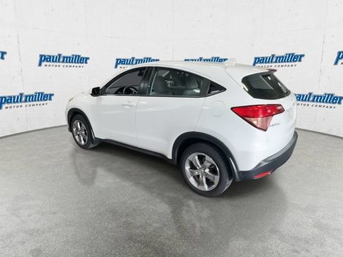 Used 2017 Honda HR-V LX image 8