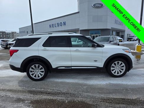 Used 2021 Ford Explorer King Ranch w/ Premium Technology Package image 8