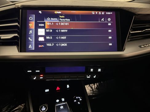 Used 2023 Audi Q4 e-tron Premium Plus w/ Premium Plus image 21