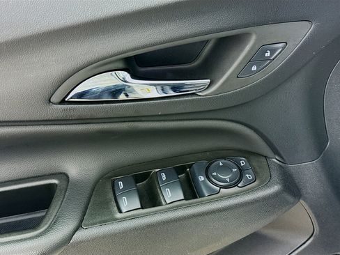 Used 2024 Chevrolet Equinox LT image 20