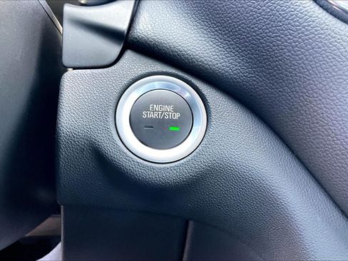 Used 2024 Chevrolet Equinox LT AWD/4WD image 35