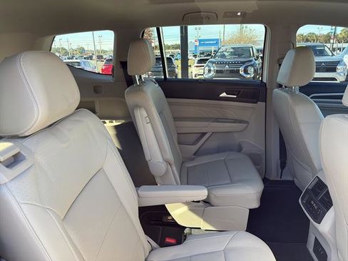Certified 2023 Volkswagen Atlas SE w/ Panoramic Sunroof Package image 10