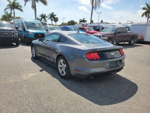 Certified 2022 Ford Mustang Coupe RWD image 4