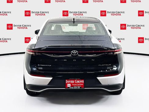 Certified 2024 Toyota Crown Platinum image 8