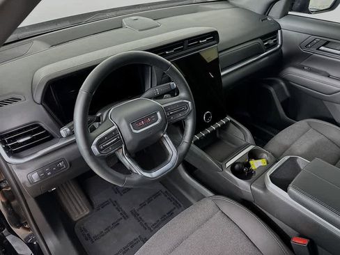 Used 2025 GMC Terrain Elevation AWD/4WD image 2