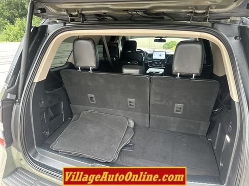 Used 2024 Ford Expedition XLT AWD/4WD image 40