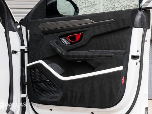 Used 2023 Lamborghini Urus Performante image 42