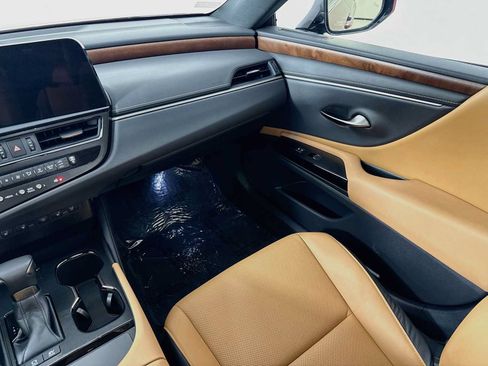 Used 2023 Lexus ES 300h w/ Premium Package FWD image 25
