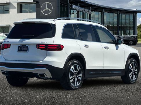 New 2025 Mercedes-Benz GLB 250 4MATIC image 4