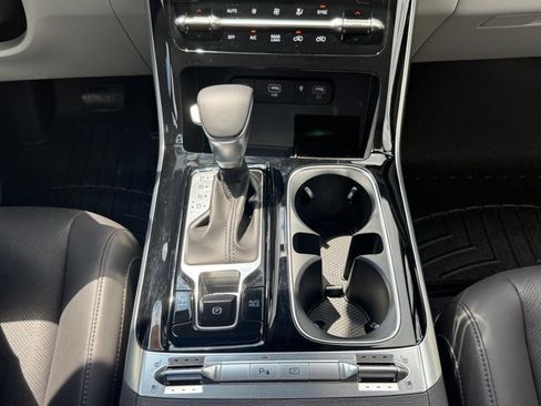 Used 2024 Kia Carnival SX FWD image 23