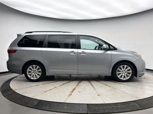 Used 2015 Toyota Sienna Limited Premium FWD image 6