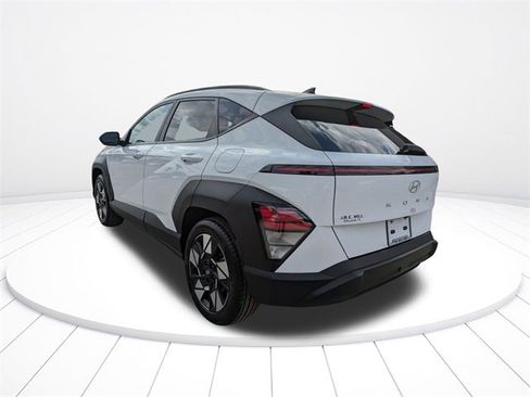 Used 2024 Hyundai Kona SEL image 6