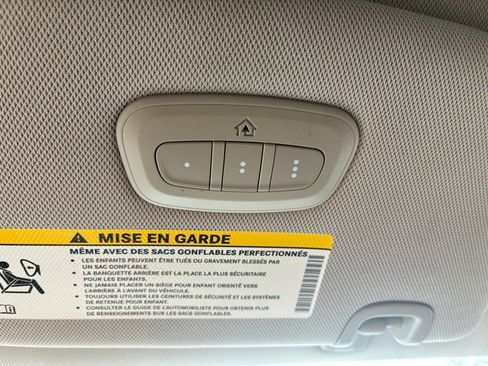 Used 2020 Chrysler Pacifica Touring FWD image 53