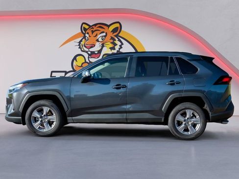Used 2025 Toyota RAV4 XLE FWD image 9