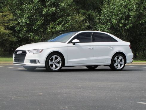 Used 2018 Audi A3 2.0T Premium FWD image 3