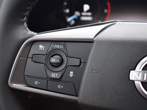 Used 2026 Nissan Sentra SV w/ SV Convenience Package FWD image 30