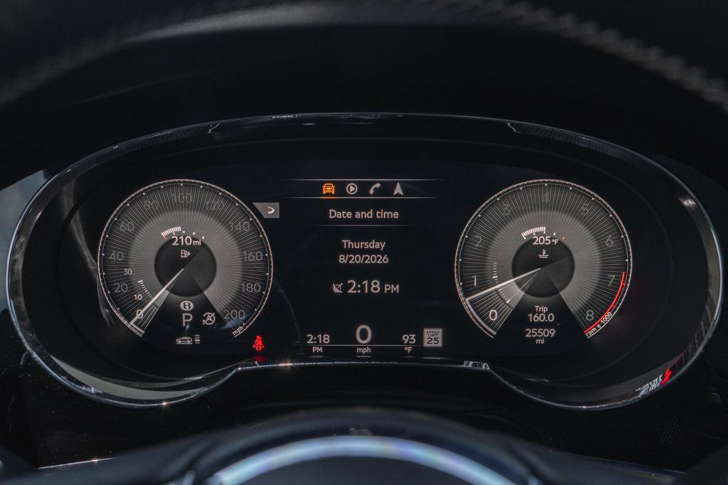 Used 2022 Bentley Bentayga AWD/4WD image 17