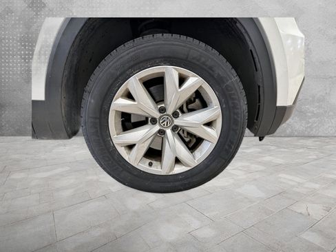 Used 2018 Volkswagen Atlas SE FWD image 2