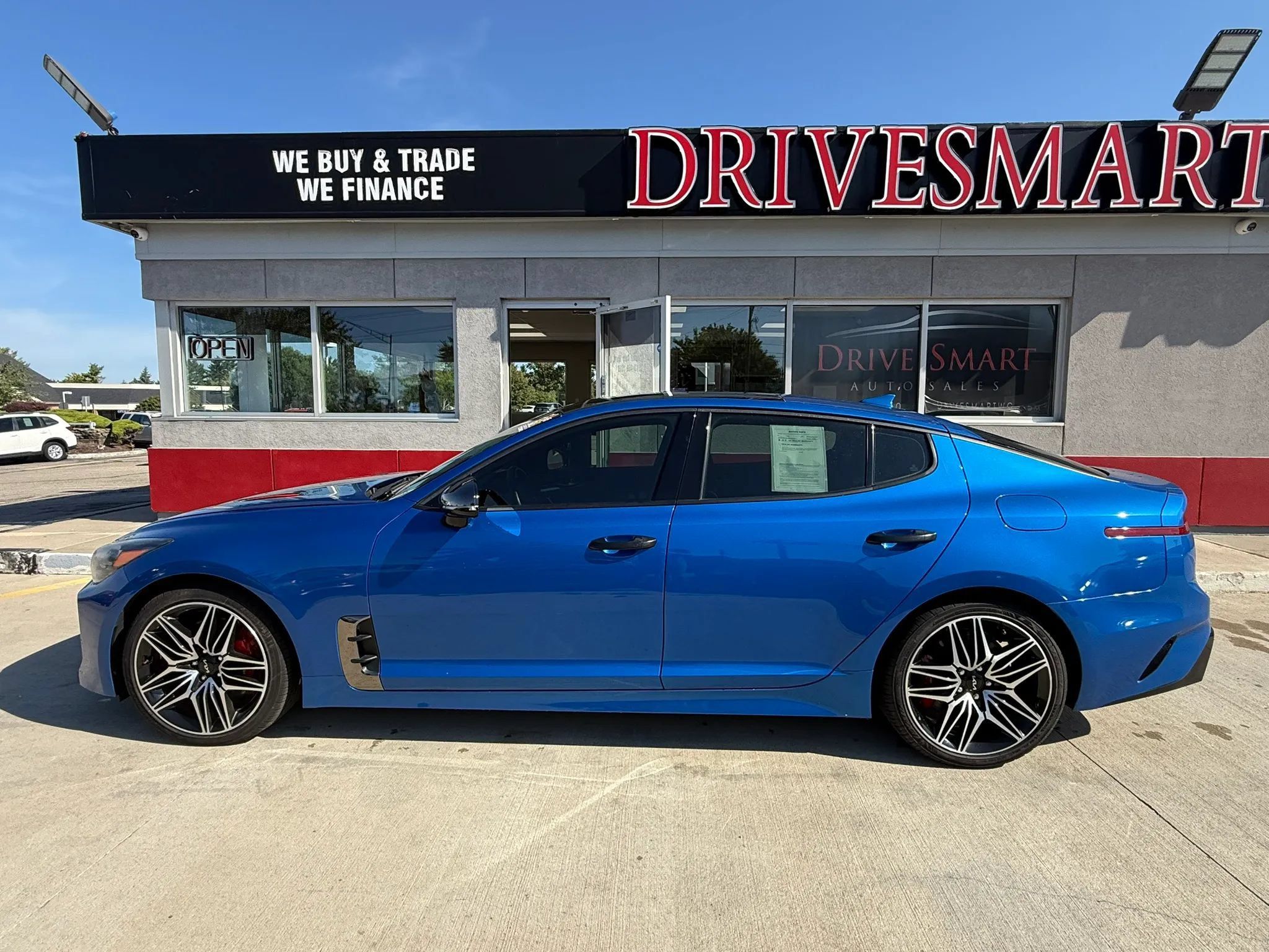 Used 2022 Kia Stinger GT1 AWD/4WD image 5