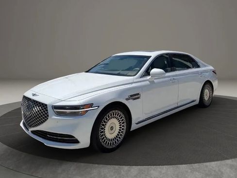 Used 2020 Genesis G90 5.0 Ultimate RWD image 3