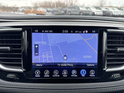 Used 2017 Chrysler Pacifica Limited image 20