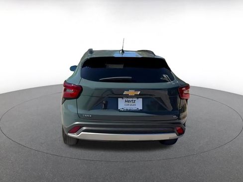 Used 2025 Chevrolet Trax LT image 12