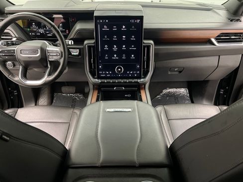 Used 2025 GMC Yukon Denali AWD/4WD image 43