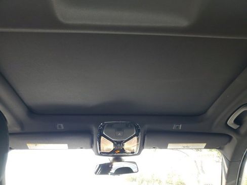 Used 2018 BMW 530e w/ Premium Package 2 image 18