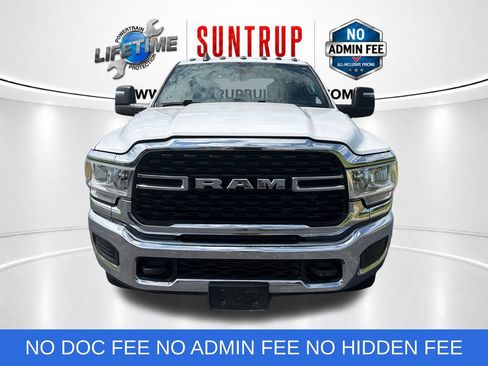 Used 2024 RAM 3500 SLT w/ Quick Order Package 2YG SLT AWD/4WD image 9