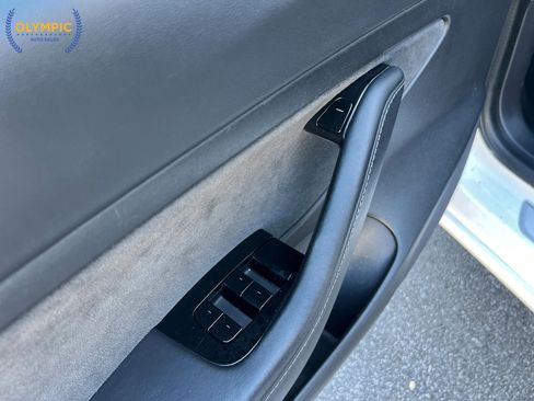 Used 2020 Tesla Model 3 Standard Range RWD image 29
