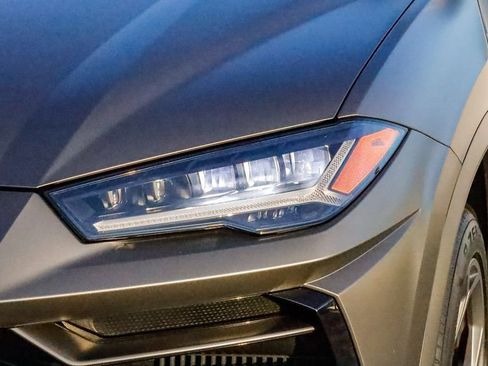 Used 2022 Lamborghini Urus image 9