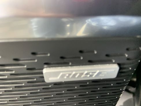 Used 2025 GMC Acadia Elevation image 25