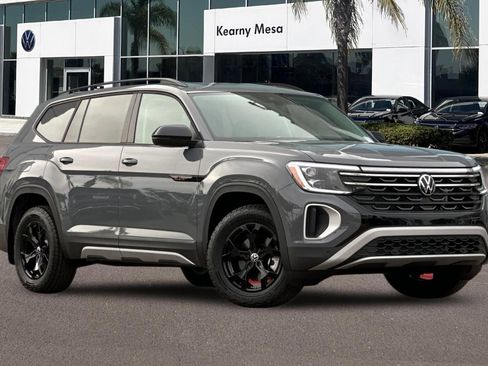 New 2025 Volkswagen Atlas Peak Edition SE image 2