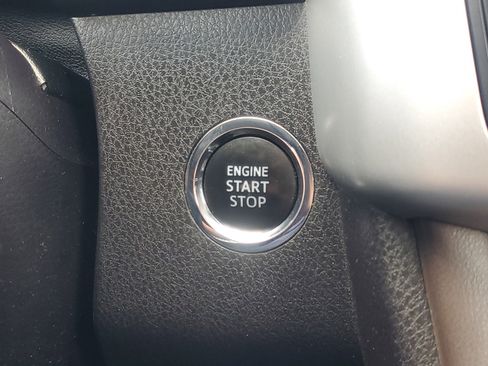 Used 2016 Toyota Highlander Limited AWD/4WD image 34