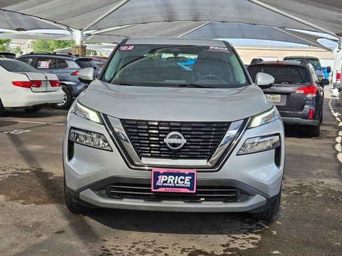 Used 2022 Nissan Rogue SV FWD image 2