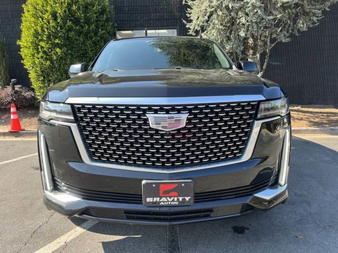 Used 2021 Cadillac Escalade Luxury image 3