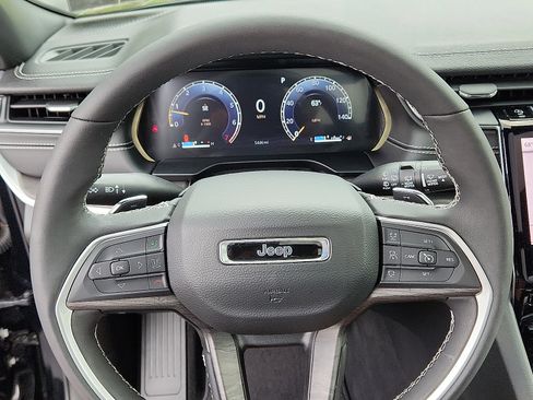 Certified 2025 Jeep Grand Cherokee Limited image 21