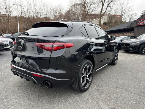 Used 2022 Alfa Romeo Stelvio Veloce image 14
