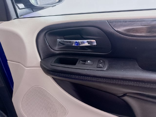 Used 2019 Dodge Grand Caravan SE FWD image 27