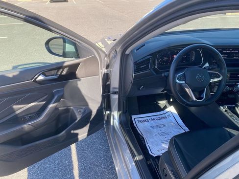 Used 2024 Volkswagen Jetta SEL image 10