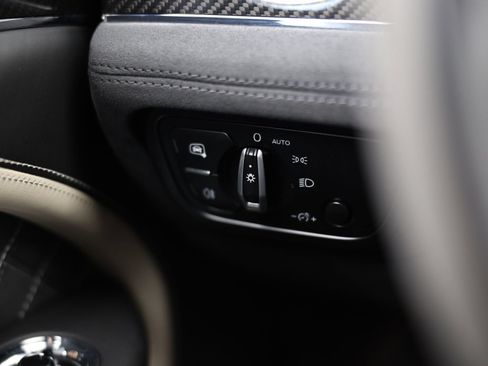 Used 2021 Bentley Bentayga Speed AWD/4WD image 43