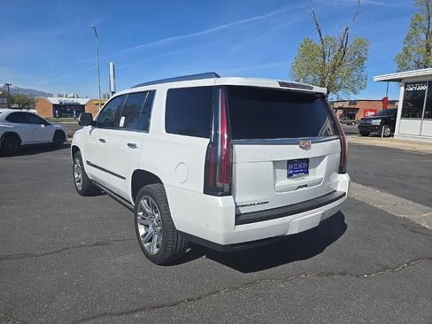 Used 2019 Cadillac Escalade Premium Luxury AWD/4WD image 7