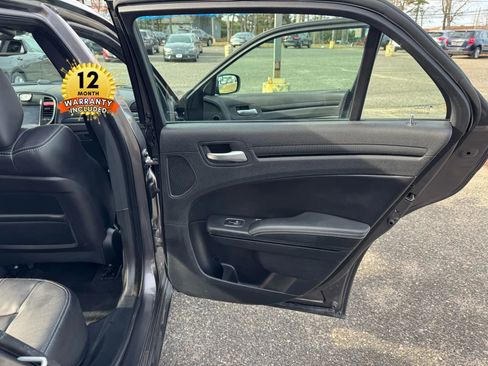 Used 2014 Chrysler 300 S image 19