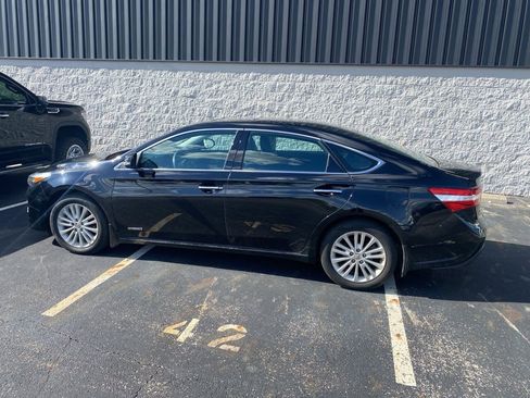 Used 2013 Toyota Avalon XLE Premium FWD image 1