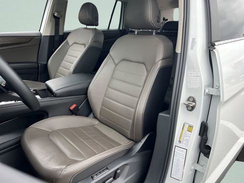 Certified 2025 Volkswagen Atlas SEL image 11