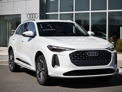 New 2025 Audi Q5 Premium image 2